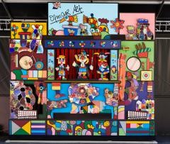 Collage verschiedener bunter Figuren, zu sehen ist zum Beispiel eine Blume, ein Clown und ein Vogel.