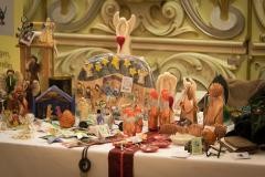 Stand des Weltladens beim Weihnachtsmarkt im Elztalmuseum mit einer großen Auswahl an angebotenen Waren