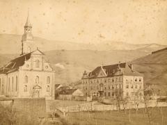 Historische Aufnahme des Elztalmuseums mit der Kirche St. Margarethen.
