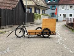 Das noch nicht fertige M-UFO auf der Straße.