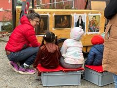 Das M-UFO in Aktion beim Besuch des Roten Haus.